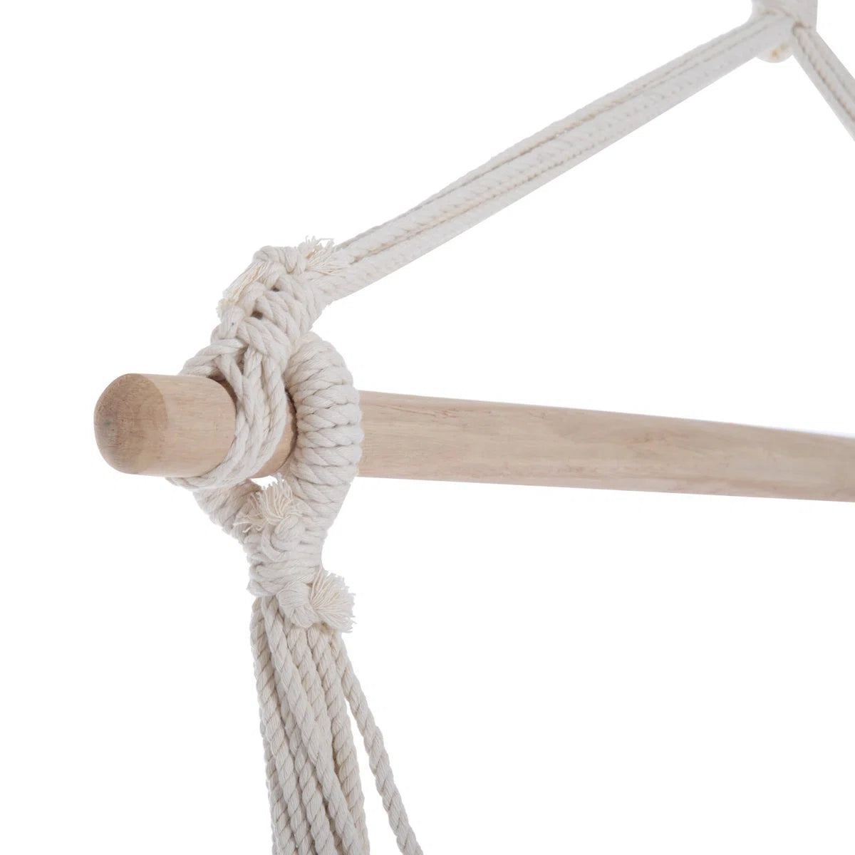 Hanging chair with wooden spreader bar detail